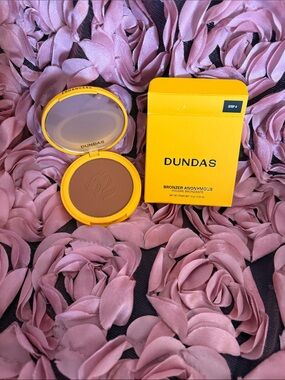 DUNDAS Bronzer (MOCHA)